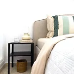 3 Bedrooms, 2 Bathrooms, Sea View, Pool, Tennis Court 아파트