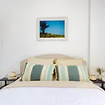 3 Bedrooms, 2 Bathrooms, Sea View, Pool, Tennis Court 아파트