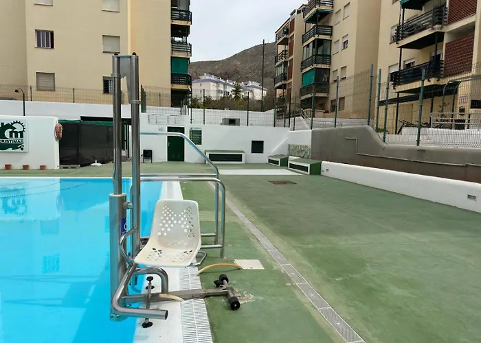 3 Bedrooms, 2 Bathrooms, Sea View, Pool, Tennis Court דירה