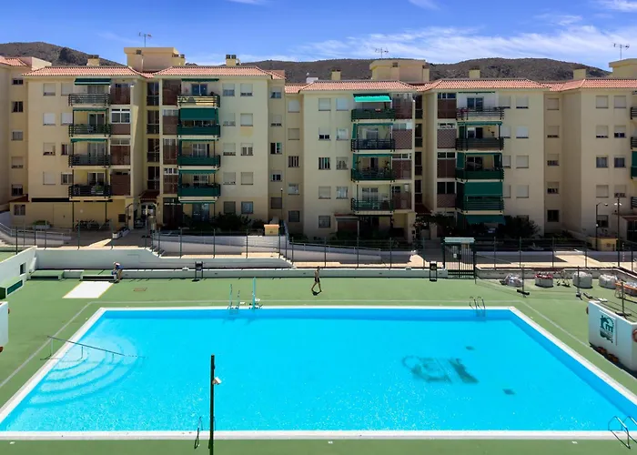 דירה 3 Bedrooms, 2 Bathrooms, Sea View, Pool, Tennis Court לוס כריסטיאנוס