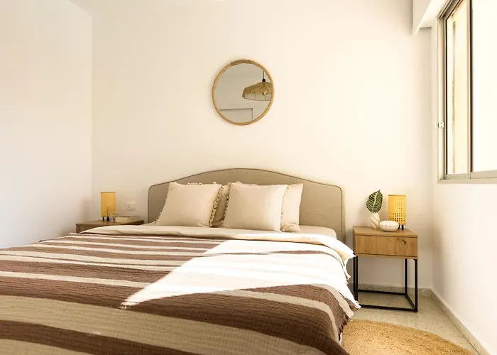 3 Bedrooms, 2 Bathrooms, Sea View, Pool, Tennis Court דירה לוס כריסטיאנוס