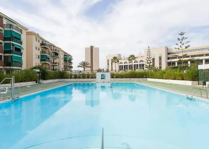 3 Bedrooms, 2 Bathrooms, Sea View, Pool, Tennis Court *