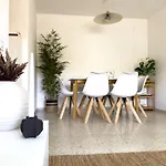 3 Bedrooms, 2 Bathrooms, Sea View, Pool, Tennis Court Appartement *