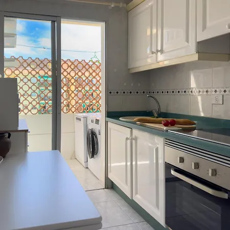 Los Cristianos Sea View Apartment Pool And Tennis Apartment *