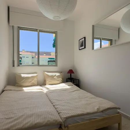Apartment 3 Bedrooms, 2 Bathrooms, Sea View, Pool, Tennis Court Arona (Tenerife)