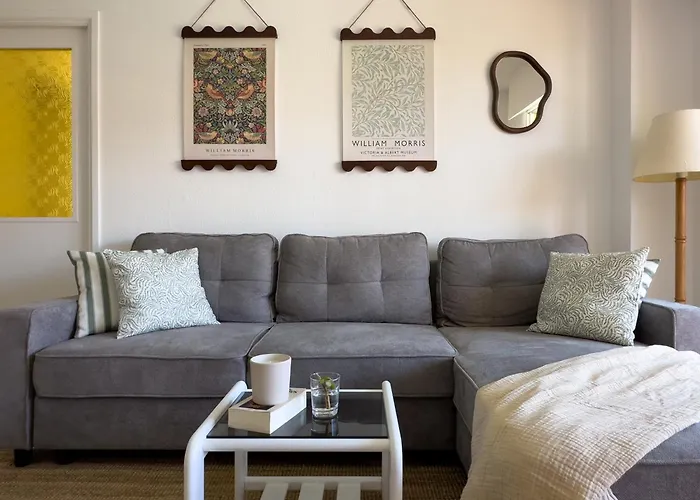 3 Bedrooms, 2 Bathrooms, Sea View, Pool, Tennis Court Los Cristianos