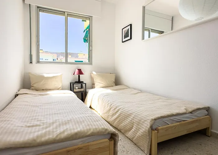 3 Bedrooms, 2 Bathrooms, Sea View, Pool, Tennis Court